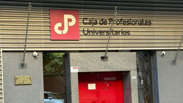 Aumentan los aportes y 63.600 profesionales verán modificado su salario desde febrero