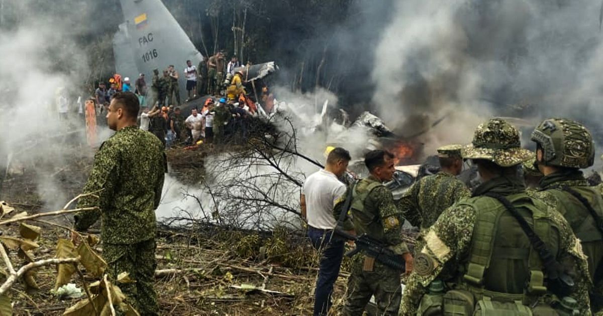 Avión militar se estrelló en Colombia con al menos 80 personas a bordo