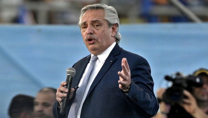 Fernández llama al diálogo a la oposición
