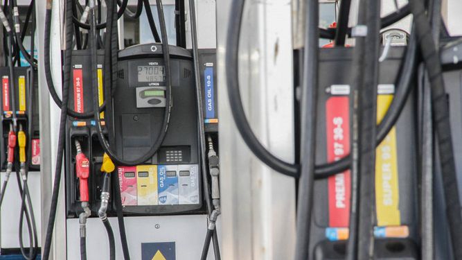 Gobierno mantendrá el precio de los combustibles durante febrero.
