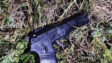 Recuperaron 10 motos robadas y una réplica de pistola durante allanamiento en Suárez Recuperaron 10 motos robadas y una réplica de pistola durante allanamiento en Suárez