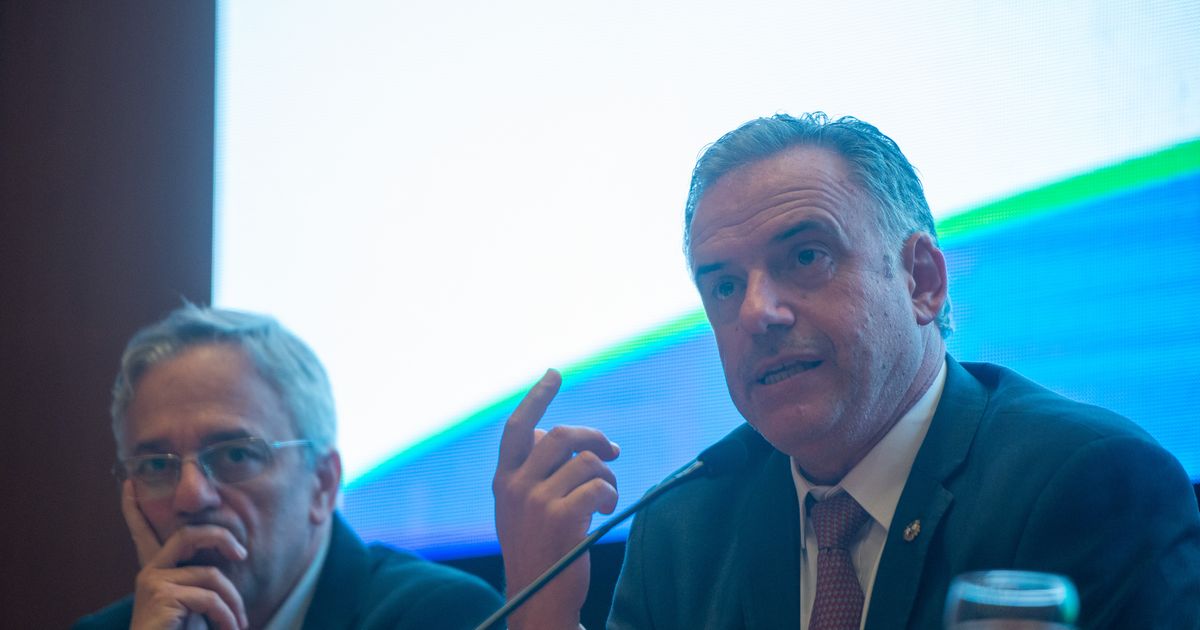 Yamandú Orsi en presentación de Estrategia de Desarrollo: 