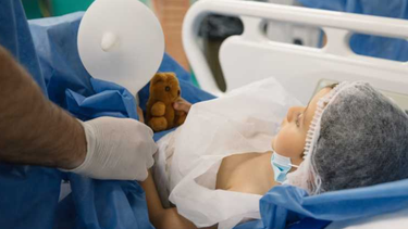 La fundación asiste a todos los niños que requieren cuidados especiales ante cirugías pediátricas