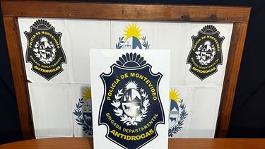 Ladrillos incautados a repartidor de bocas de droga.