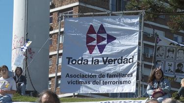 Asociación Toda la Verdad se reunirá con Silva por libros de historia reciente