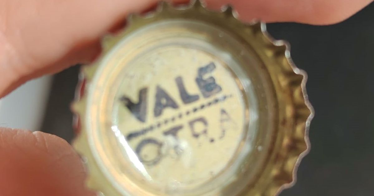 Un hombre fue detenido tras canjear más de $20.000 en cervezas con tapas falsas de promoción 