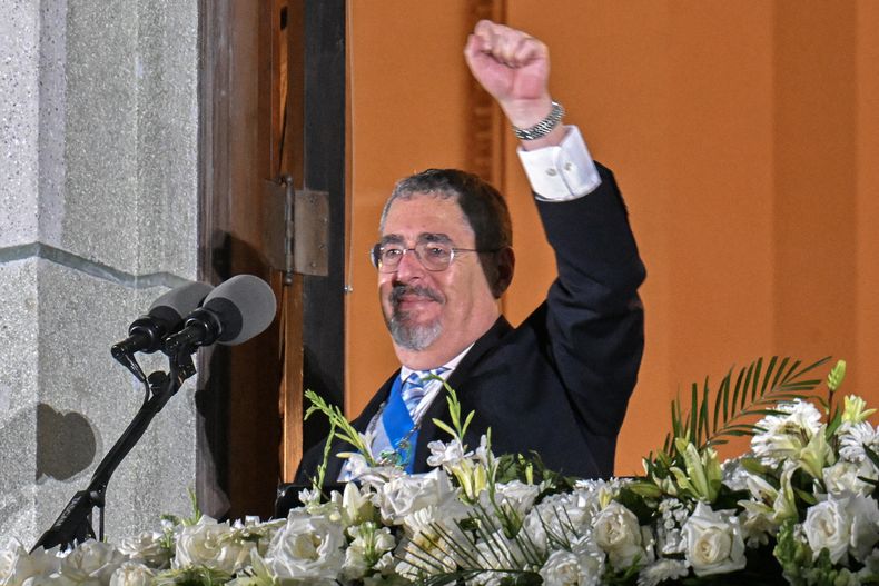 Uruguay saludó al nuevo presidente de Guatemala.