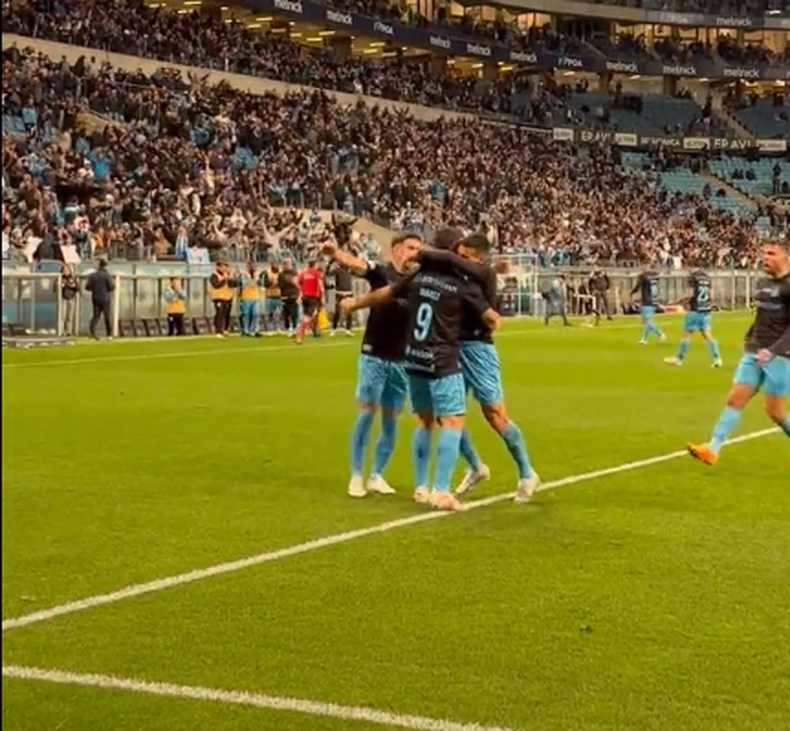 Luis Suárez anotó ante Cruzeiro y asistió a Felipe Carballo en otro gol.