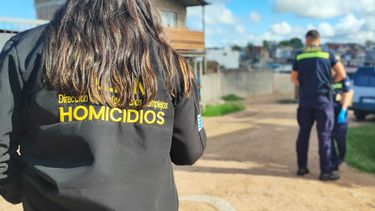 Una mujer de 30 años fue asesinada en Casabó tras ser agredida por varias personas Una mujer de 30 años fue asesinada en Casabó tras ser agredida por varias personas