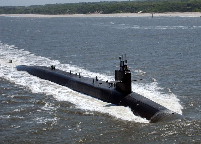 Submarino de EEUU en Medio Oriente para disuadir escalada del conflicto.