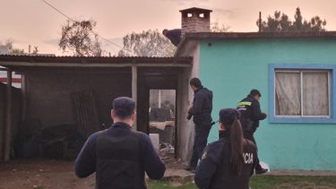 Apareció un cuerpo enterrado en una casa en San Carlos.