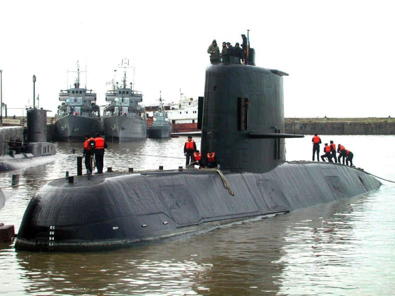 La Justicia argentina condenó a tres años de prisión a excomandante naval por el hundimiento de un submarino
