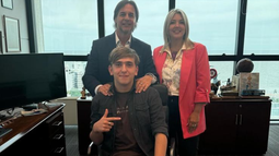 Me emocionó, era mi sueño: el hijo de Valeria Ripoll conoció a Lacalle Pou días antes del balotaje