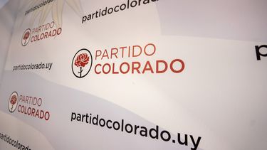 Partido Colorado, con interna disputada y liderazgo de Andrés Ojeda, dice Opción