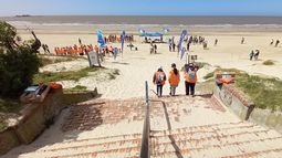Los vecinos de Montevideo se unieron para limpiar las playas