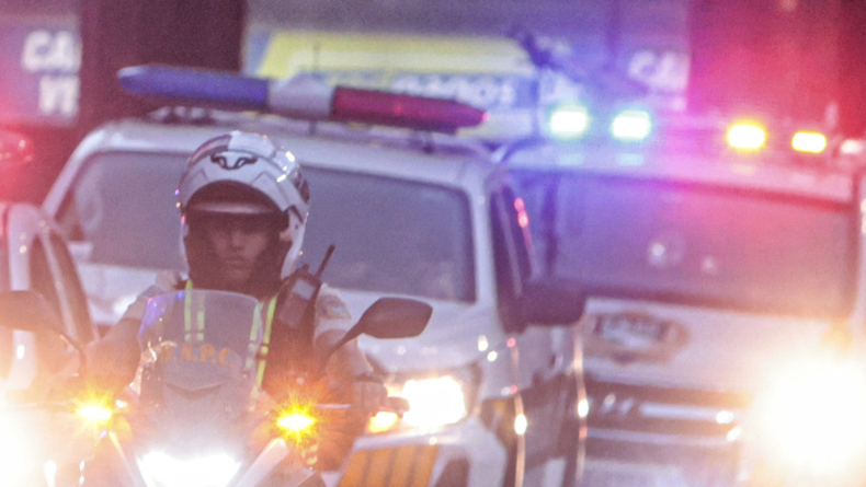 Persecución: abandonaron un auto robado, escaparon en otro vehículo y fueron perseguidos por la Policía