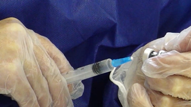 Alemán se vacunó 217 veces contra el covid y no reportó efectos secundarios