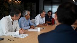 Yamandú Orsi se reunió con las Cámaras Empresariales y abordó la competitividad y costos internos