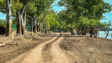 El río Uruguay continúa descendiendo en Artigas, Salto y Paysandú, afectados por las inundaciones; en la foto se ve la costanera salteña.