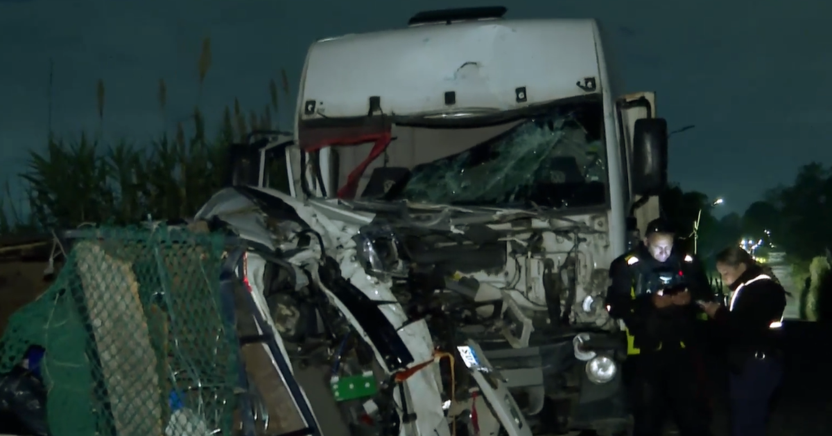 Dos lesionados graves en choque frontal entre camiones en Puntas del Miguelete