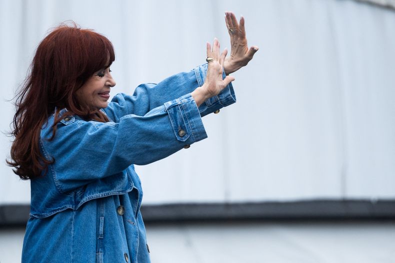 La Justicia argentina determinó la prisión domiciliaria para Cristina Fernández