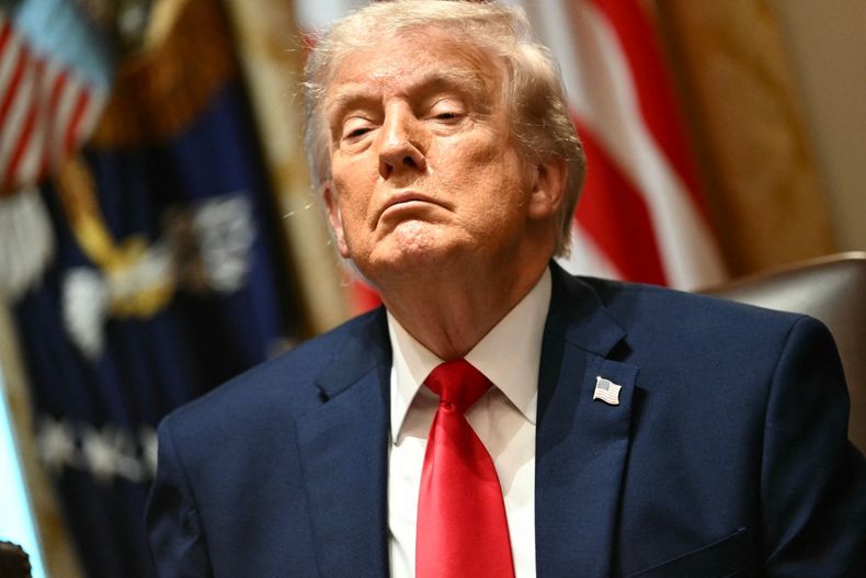 Trump sigue gozando de "excelente" salud, pero debe bajar de peso, según su médico