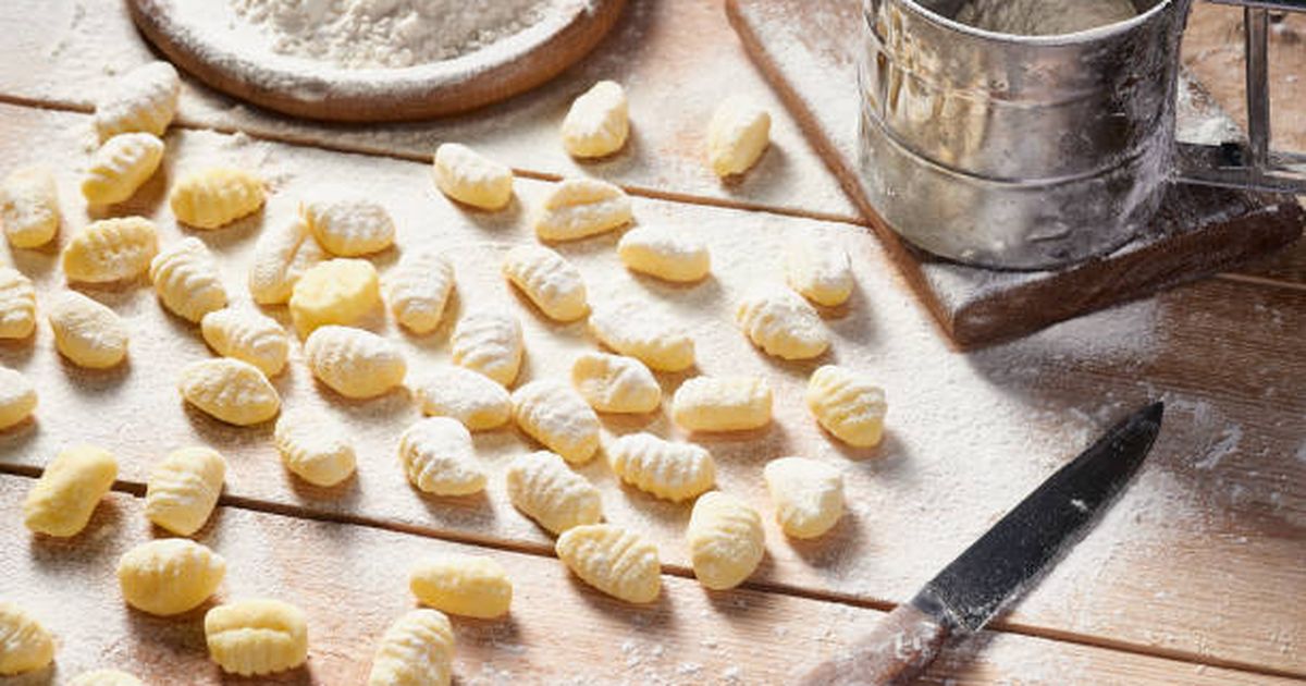 How to make potato gnocchi and where does the 29 tradition come from?