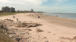 Hallaron un cuerpo sin vida en la playa Malvín; había sido visto caminando por la orilla del agua