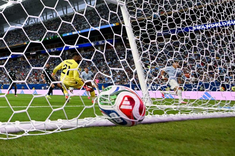 Uruguay deberá mejorar su eficacia: remató 27 veces ante Arabia Saudita y solo convirtió un gol