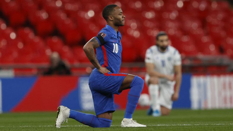 FIFA abre expediente por insultos racistas contra ingleses en Hungría