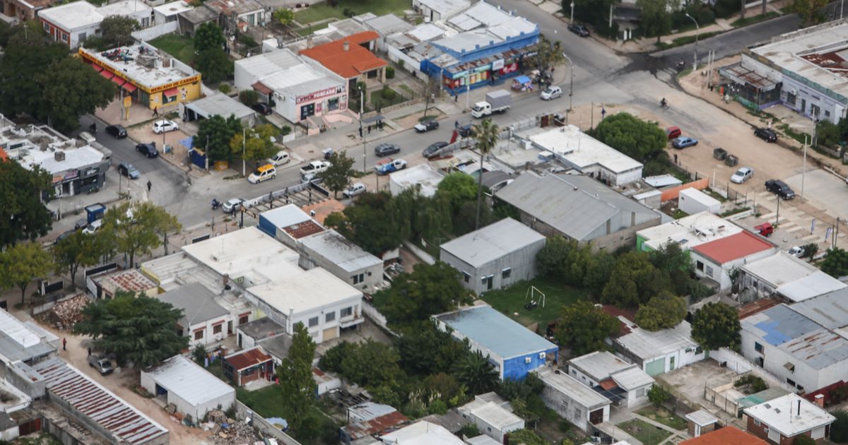 Vecinos del barrio Manga reclaman por el mal estado de algunas calles
