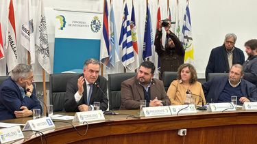 Gobierno acordó con Congreso de Intendentes partida de 80 millones de dólares para Fondo de Desarrollo