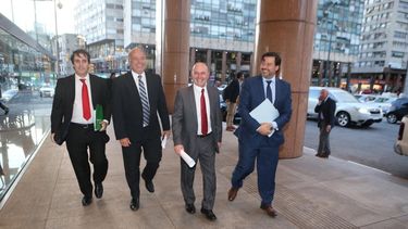 Representantes del Partido Colorado fueron recibidos por el presidente Luis Lacalle Pou por reforma de la seguridad social.