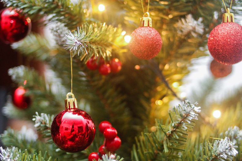 Navidad 2025: qué color deberías usar según la astróloga Lourdes Ferro